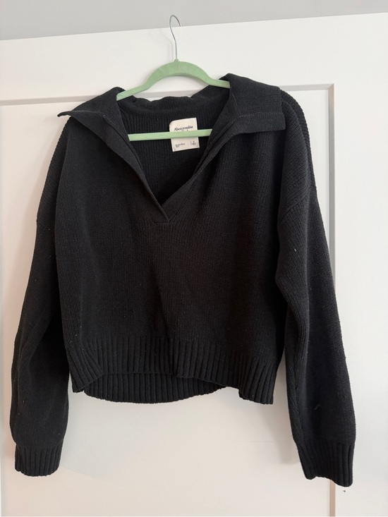 Abercrombie & Fitch Sweaters - Abercrombie & Fitch Black V-Neck Collared Knit Sweater